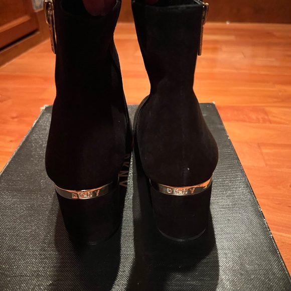 NWT DKNY suede boots - Picture 2 of 6